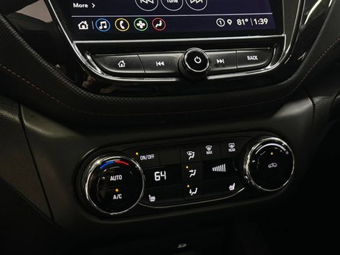Used 2021 Chevrolet TrailBlazer RS w/ Sun and Liftgate Package FWD image 18