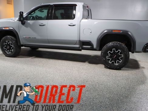 Used 2024 GMC Sierra 2500 AT4X AWD/4WD image 10