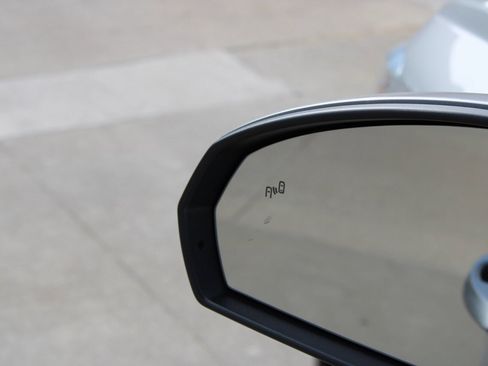 Used 2024 Volkswagen Taos SE image 20