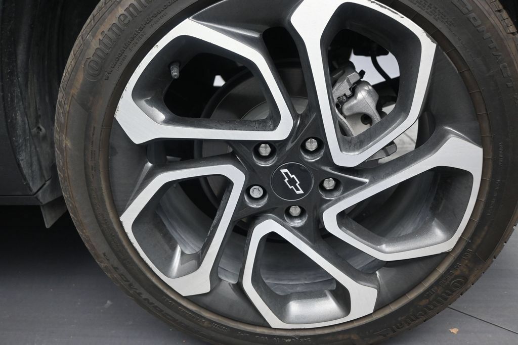 Used 2025 Chevrolet Trax RS w/ Sunroof Package FWD image 10