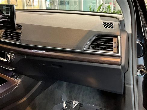 Certified 2023 Audi Q5 2.0T Premium w/ Convenience Package image 19