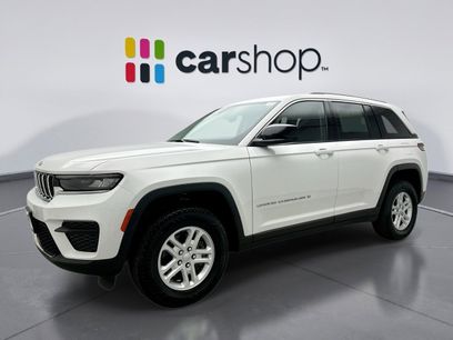 Used 2023 Jeep Grand Cherokee Laredo