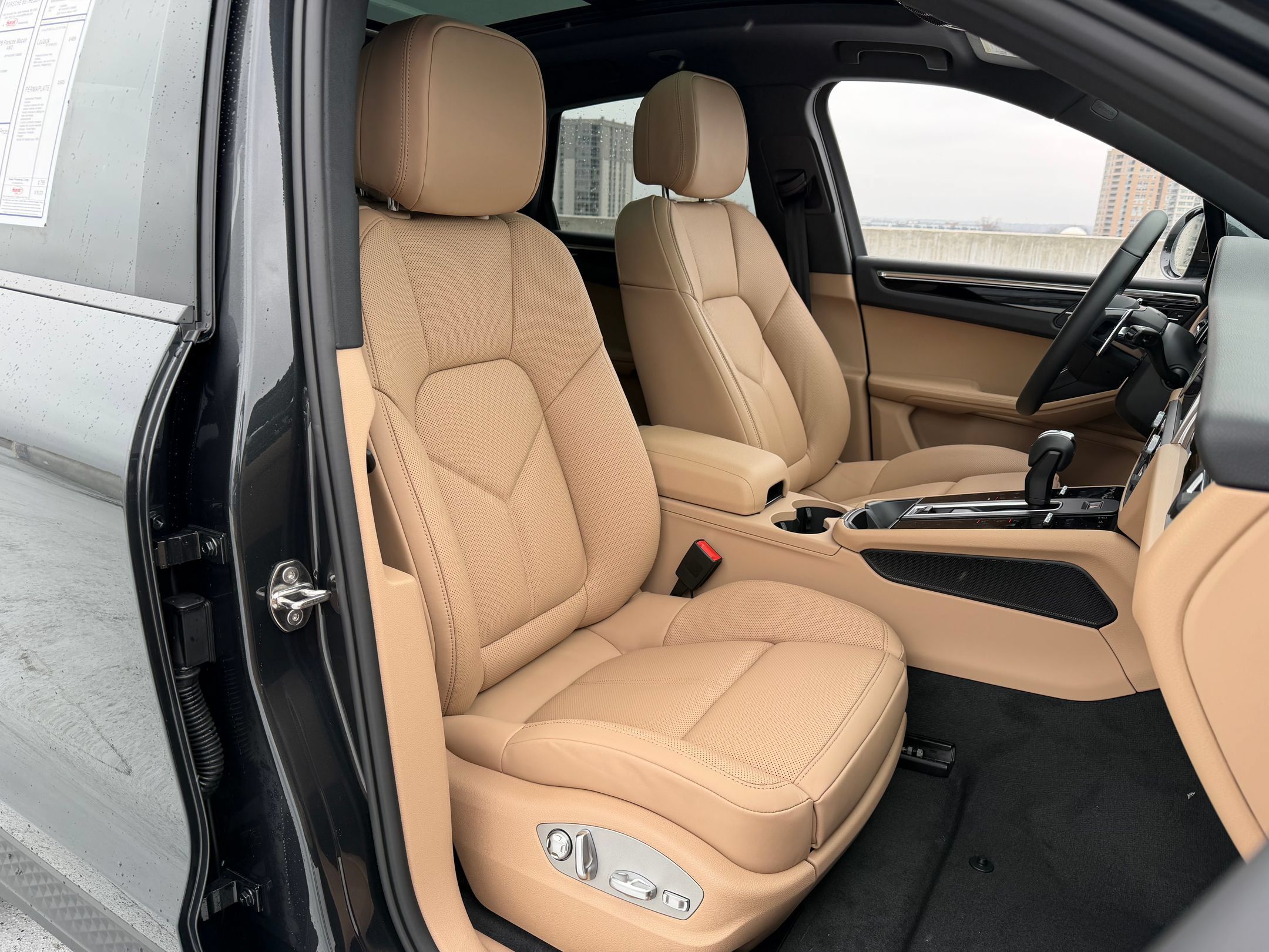 Certified 2026 Porsche Macan AWD/4WD image 14