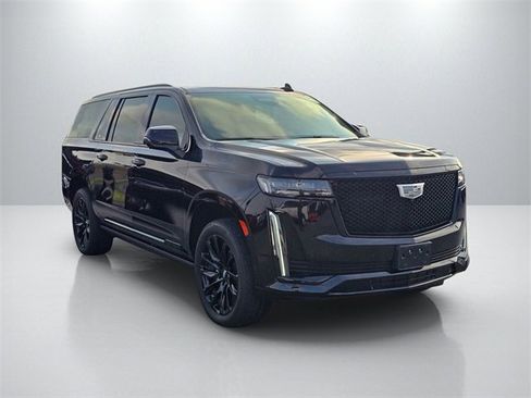 Used 2024 Cadillac Escalade ESV Sport Platinum w/ LPO, ONYX Package image 3