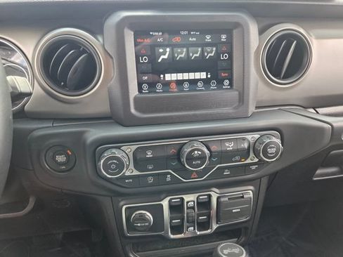 Used 2021 Jeep Wrangler Unlimited Sport AWD/4WD image 23
