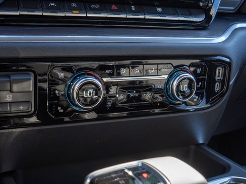 New 2026 GMC Sierra 1500 SLT w/ SLT Premium Package image 14