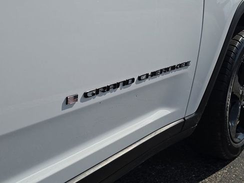 Certified 2023 Jeep Grand Cherokee Altitude image 5