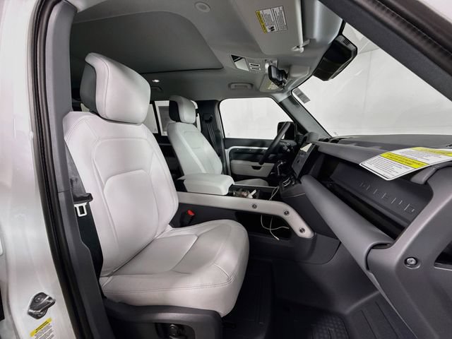 New 2026 Land Rover Defender 110 X-Dynamic SE AWD/4WD image 30