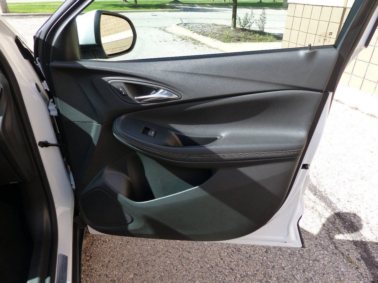 Used 2023 Buick Encore GX Select FWD image 40