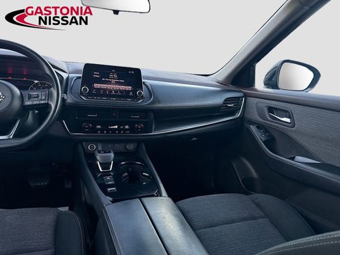 Used 2023 Nissan Rogue SV image 29