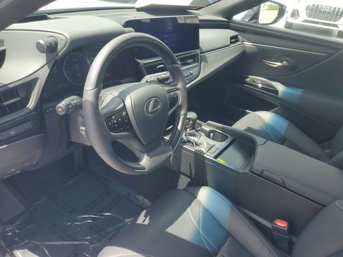 Certified 2024 Lexus ES 350 w/ Technology Package FWD image 16