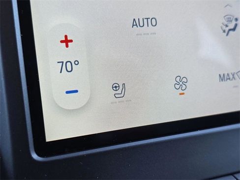 Used 2024 Ford Edge Titanium image 18