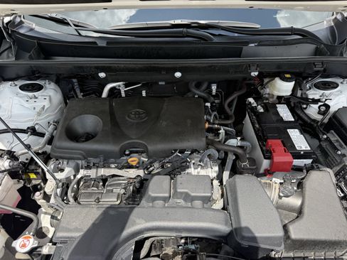 Used 2025 Toyota RAV4 XLE image 33