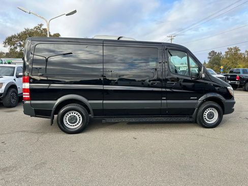 Used 2014 Mercedes-Benz Sprinter 2500 image 3