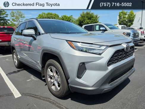 Used 2025 Toyota RAV4 XLE w/ Convenience Package FWD image 3