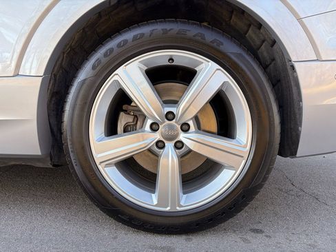 Used 2019 Audi e-tron Premium Plus image 37