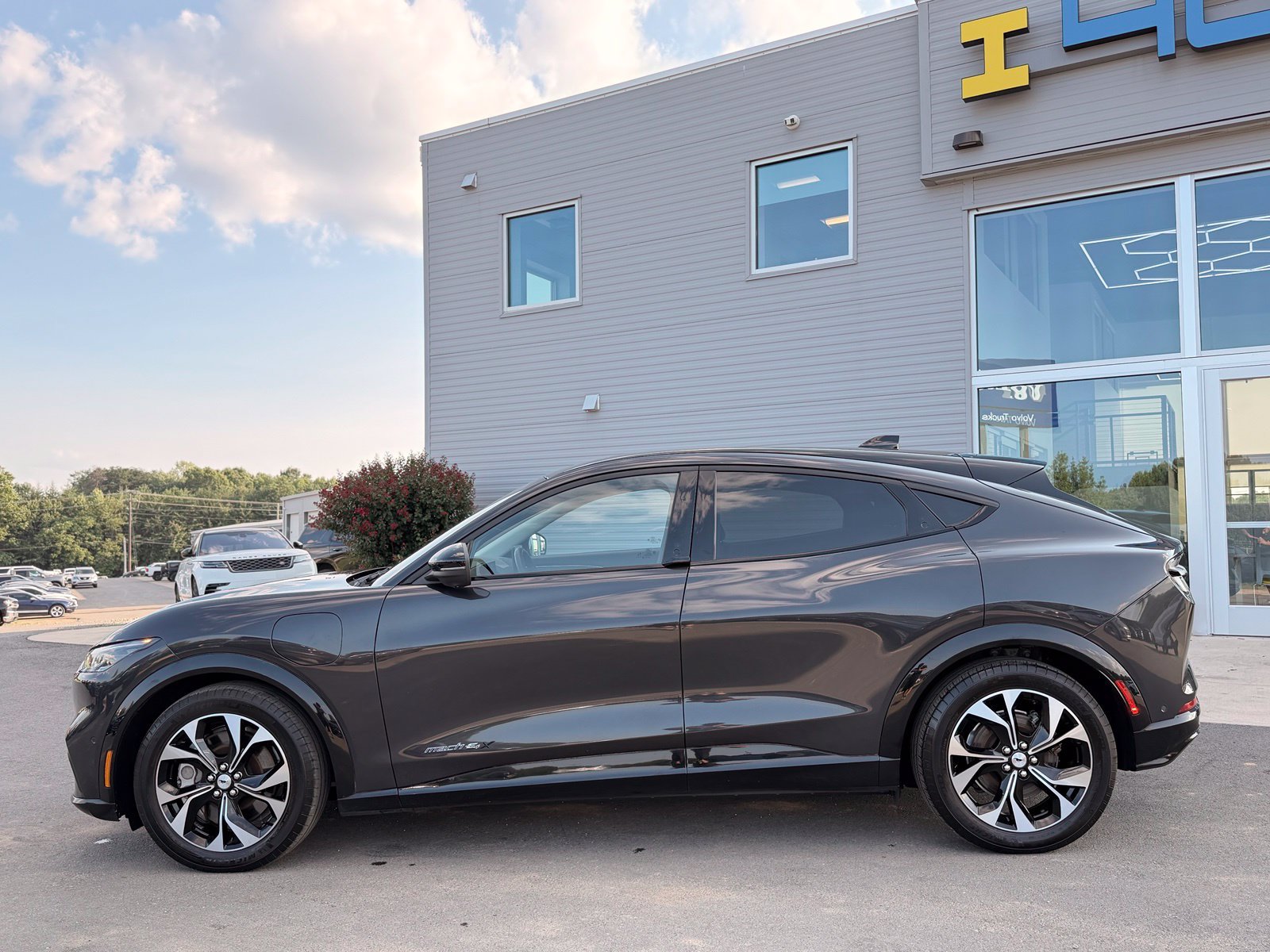 Used 2021 Ford Mustang Mach-E Premium AWD/4WD image 17