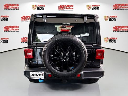 Used 2023 Jeep Wrangler Unlimited Sahara w/ Cold Weather Group image 15