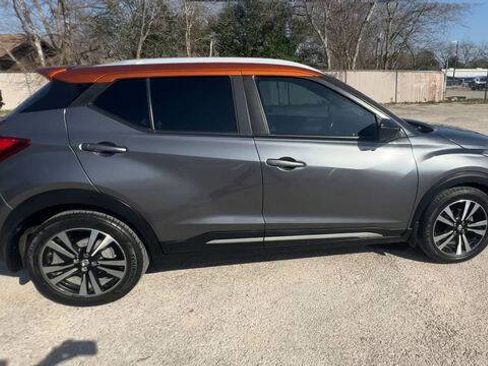 Used 2018 Nissan Kicks SR w/ Premium Package image 9