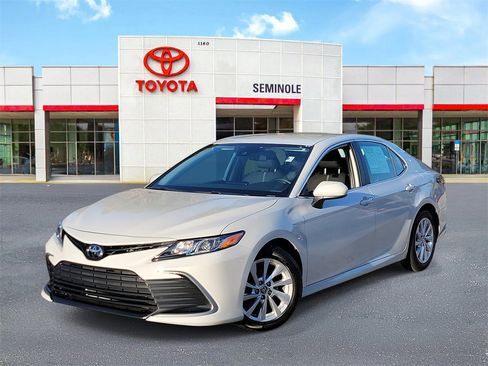 Used 2023 Toyota Camry LE image 1