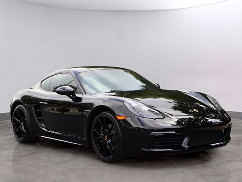 Used 2019 Porsche 718 Cayman RWD image 11