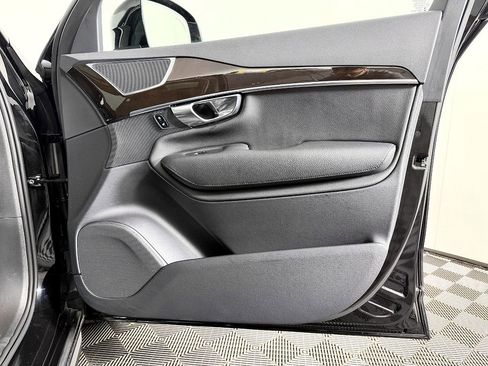 Used 2016 Volvo XC90 T6 Momentum w/ Momentum Plus Package image 44