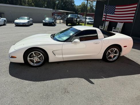 Used 2001 Chevrolet Corvette Coupe w/ Preferred Equipment Group2 image 5