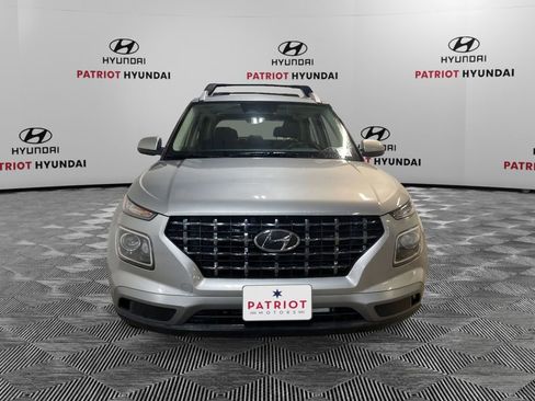 Certified 2023 Hyundai Venue SEL image 11