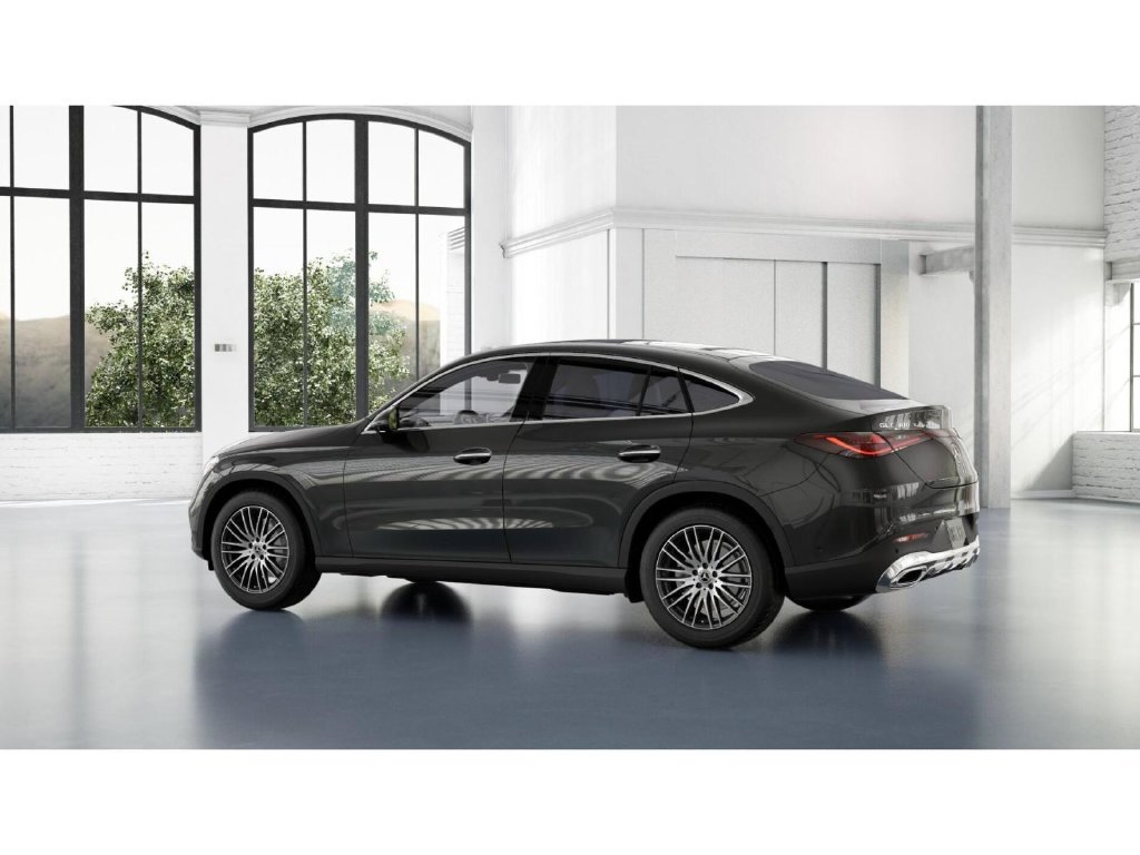 Used 2025 Mercedes-Benz GLC 300 4MATIC image 31