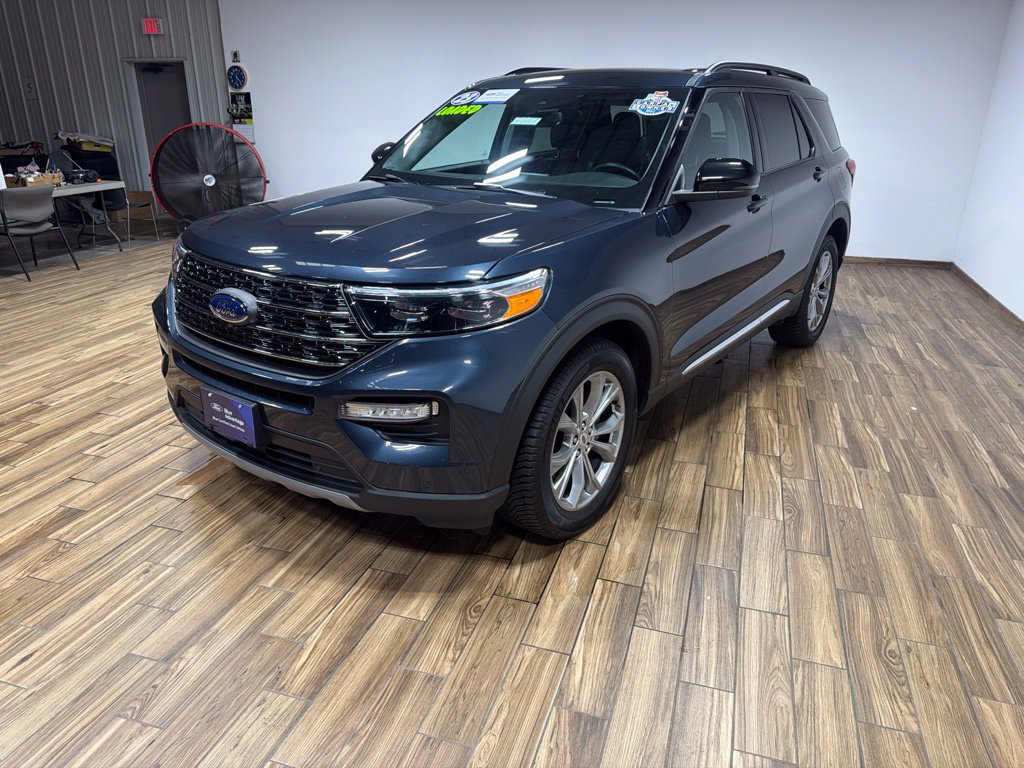 Certified 2023 Ford Explorer XLT w/ Equipment Group 202A AWD/4WD image 5