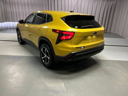 Used 2024 Chevrolet Trax RS w/ Driver Confidence Package image 5