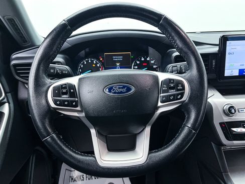 Used 2023 Ford Explorer XLT image 27