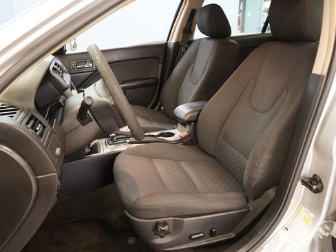 Used 2012 Ford Fusion SE image 3
