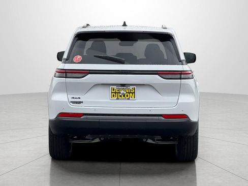 New 2026 Jeep Grand Cherokee Altitude image 6