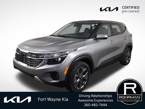 Used 2024 Kia Seltos LX AWD/4WD image 1
