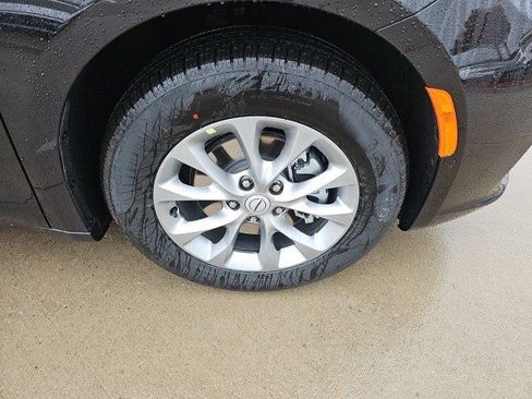 New 2026 Chrysler Pacifica Limited image 10