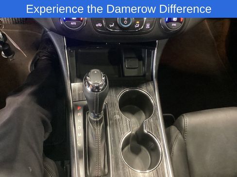 Used 2017 Chevrolet Impala LT w/ Convenience Package image 18