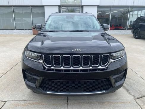 Used 2024 Jeep Grand Cherokee Laredo X AWD/4WD image 11