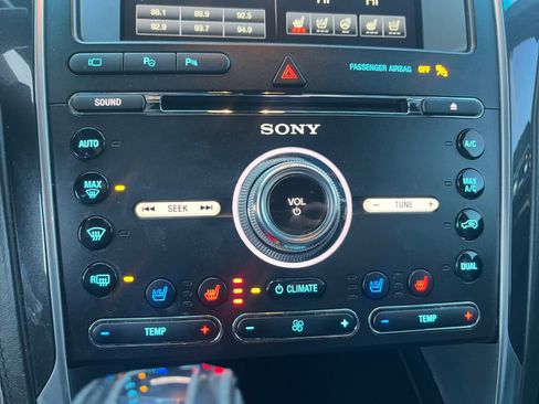 Used 2016 Ford Explorer Platinum image 30