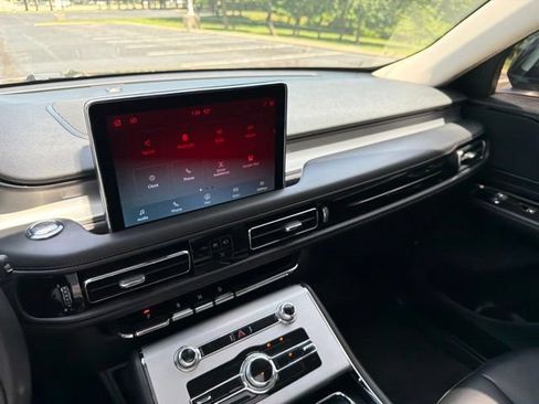 Used 2024 Lincoln Aviator AWD w/ Premium Package image 48