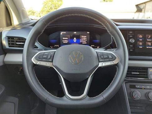 Used 2022 Volkswagen Taos SE image 25