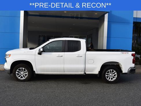 Used 2022 Chevrolet Silverado 1500 LT image 2