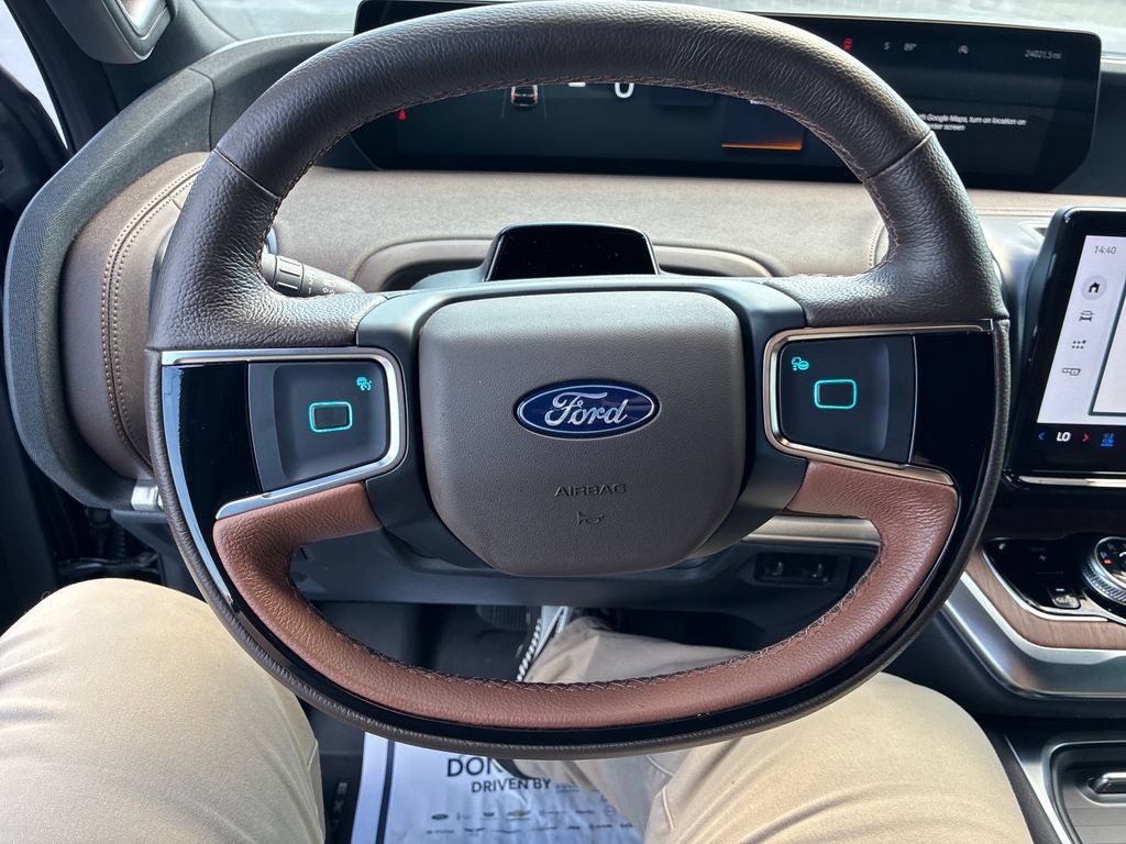 Used 2025 Ford Expedition King Ranch AWD/4WD image 14