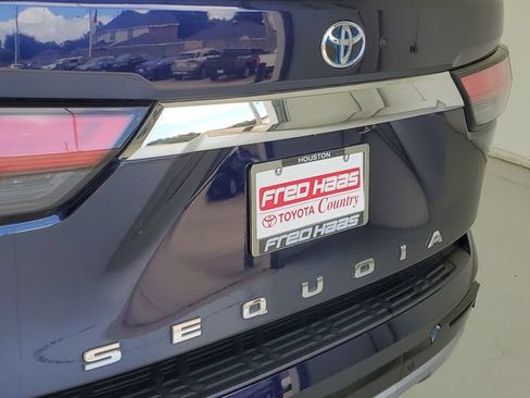 Used 2023 Toyota Sequoia Limited AWD/4WD image 8