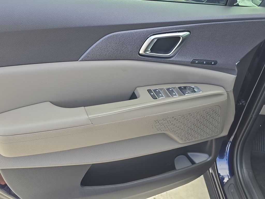 New 2027 Kia Carnival EX FWD image 19