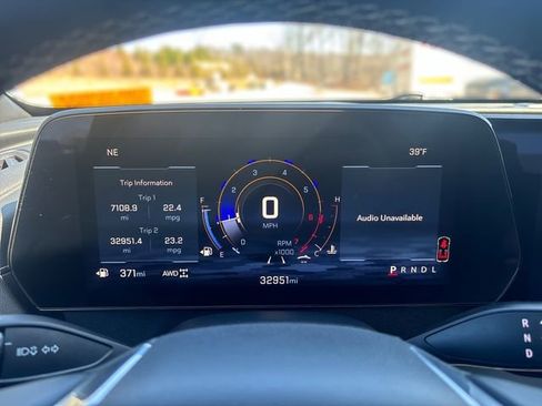 Certified 2025 Chevrolet Traverse LT AWD/4WD image 17