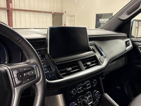 Used 2023 Chevrolet Suburban LT image 9