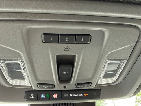 Used 2022 GMC Sierra 1500 SLT w/ SLT Convenience Package AWD/4WD image 30