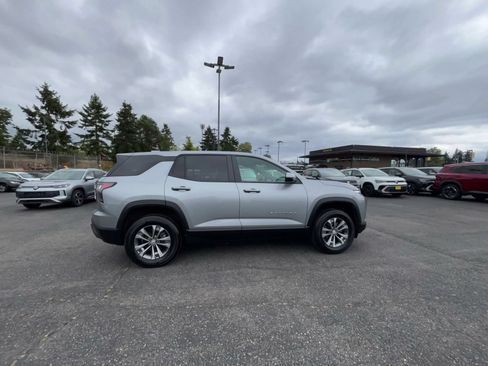 Used 2025 Chevrolet Equinox LT FWD image 15