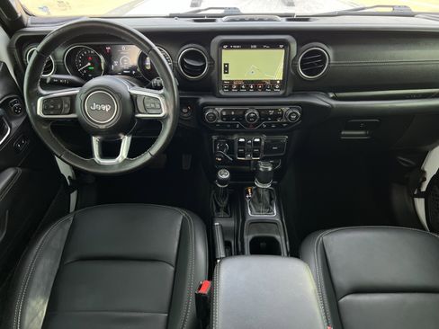 Used 2021 Jeep Wrangler Unlimited Sahara w/ Cold Weather Group image 18